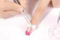 美甲教程之打造炫目斑點法式亮甲