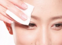 一分鐘修補易暈妝的眉部與眼部