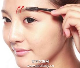 簡單使用化妝海綿模糊分界線