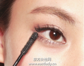 睫毛膏怎么刷刷出纖長感