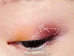 冬季眼影配色讓寒冷冬季增加一絲暖意