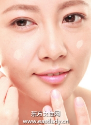 粉底液上妝要點(diǎn)