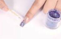 美甲教程之打造神秘藍(lán)色鑲鉆美甲