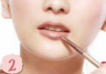 嫩粉果凍唇妝散發(fā)甜美氣息