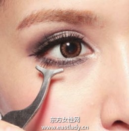 濃密束狀型假睫毛的貼法圖解