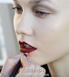 打造動(dòng)人唇妝4大化妝技巧