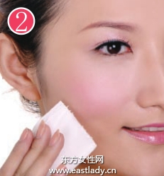 快速補(bǔ)妝的三大實(shí)用技巧