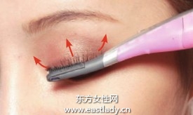 透明無梗型假睫毛的貼法圖解