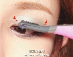 使用睫毛夾打造持久卷翹美睫