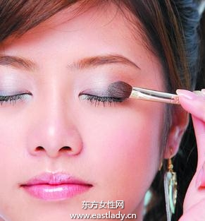 迷人眼妝必備五大單品