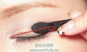 眼影基本畫法提升面部立體感