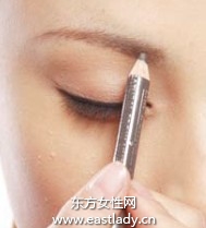 問題眉部修眉術(shù)提升妝容完美度