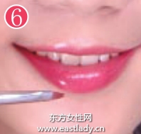 酷酷魔女妝給人冷艷姿態(tài)