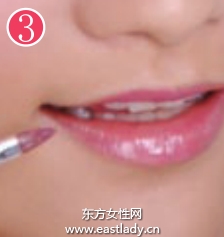 快速補(bǔ)妝的三大實(shí)用技巧