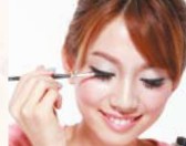 清純派裸妝展現(xiàn)活潑動(dòng)人美少女氣質(zhì)