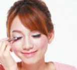 清純派裸妝展現(xiàn)活潑動(dòng)人美少女氣質(zhì)