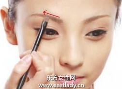 濃淡色眉筆塑造立體自然眉毛