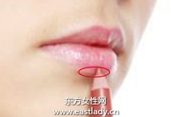 勾勒完美唇形的唇妝畫法