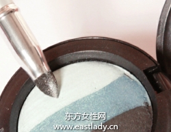 混血感透明藍色眼妝的畫法