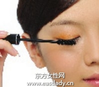 假睫毛怎么貼才好看