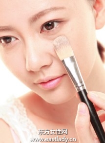 粉底霜的正確使用方法