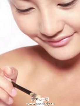 棒狀遮瑕品遮蓋痘痘、痘印