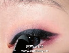 冬季眼影配色讓寒冷冬季增加一絲暖意