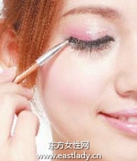 夢幻色彩妝容化妝步驟 用童話色彩變身吧