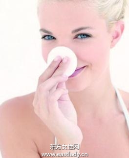 粉底要薄要能打造完美底妝