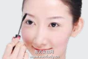 用染眉膏輕松染眉DIY