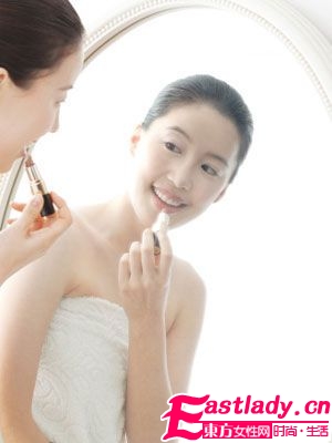 化妝教程之唇膏的正確涂法