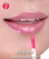 適合工作聚會的知性美女淡雅妝容畫法