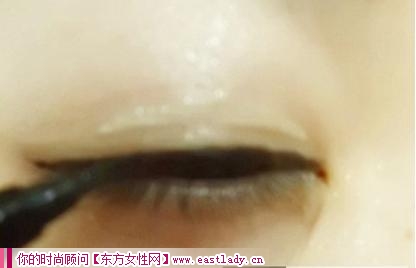 讓眼睛變大的內(nèi)雙眼眼妝的畫法