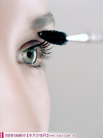 如何正確涂睫毛油