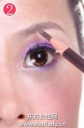 適合工作聚會的知性美女淡雅妝容畫法