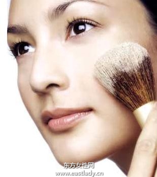 化妝教程之如何挑選最適合的粉底顏色