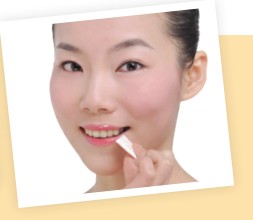 唇部卸妝三步驟 不留殘余化妝品