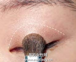 單眼皮MM橘紫混搭畫出少女妝