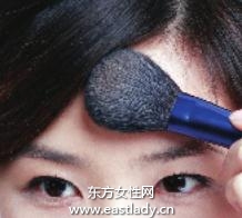 用陰影與高光營造自然立體妝容效果