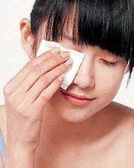 卸妝油的正確使用方法 使肌膚徹底恢復(fù)素面狀態(tài)