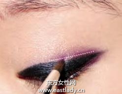 優(yōu)雅裸色眼妝的畫法 增加你的氣場(chǎng)