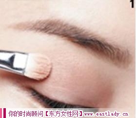 眼影的韓式畫法 打造炫麗電眼妝