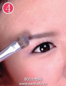 紅潤裸妝為冬季增加幾分暖意