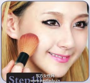 浪漫女性妝容顯露都市白領(lǐng)典雅高貴氣質(zhì)