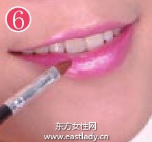 冷眼桃花妝畫法突出女性柔媚感