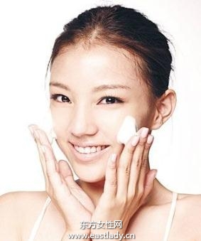 完美的卸妝少不了卸妝產品幫忙