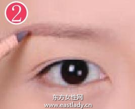 青春活力妝畫(huà)法讓青春的氣息撲面而來(lái)