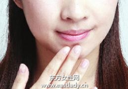 用陰影與高光營(yíng)造自然立體妝容效果