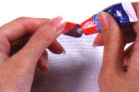 美甲教程之如何裝戴藝術(shù)指甲