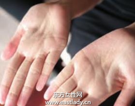 化妝小技巧 粉底液+粉餅輕松畫底妝